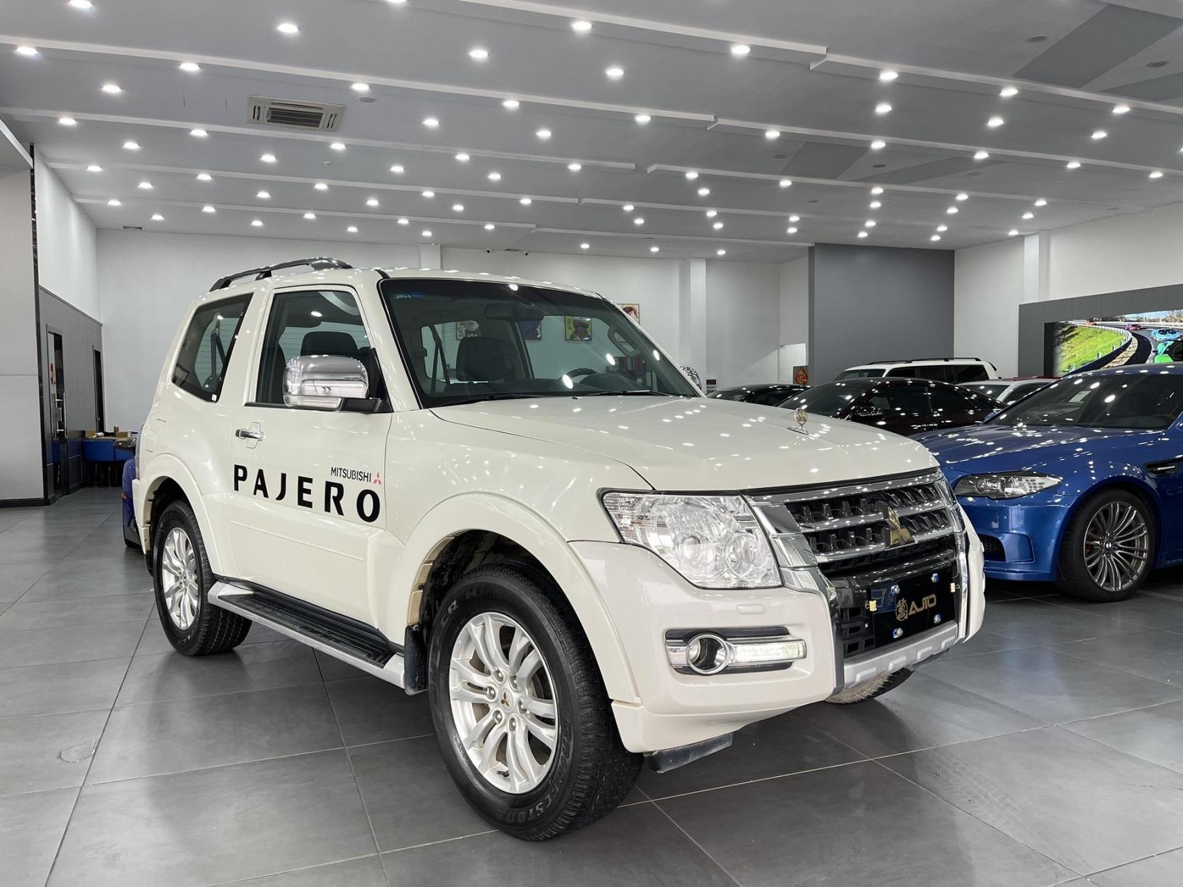 19年三菱帕杰罗中东v87三门 3.