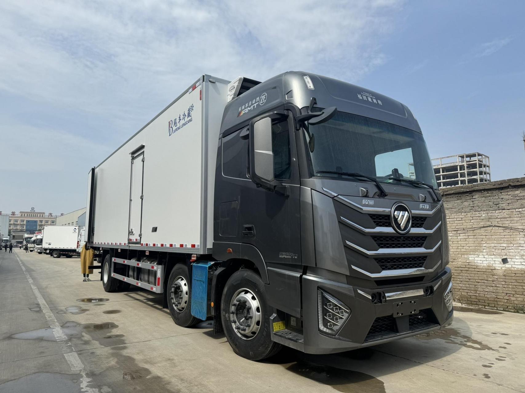 9米6三轴福田欧曼gtl冷藏车.