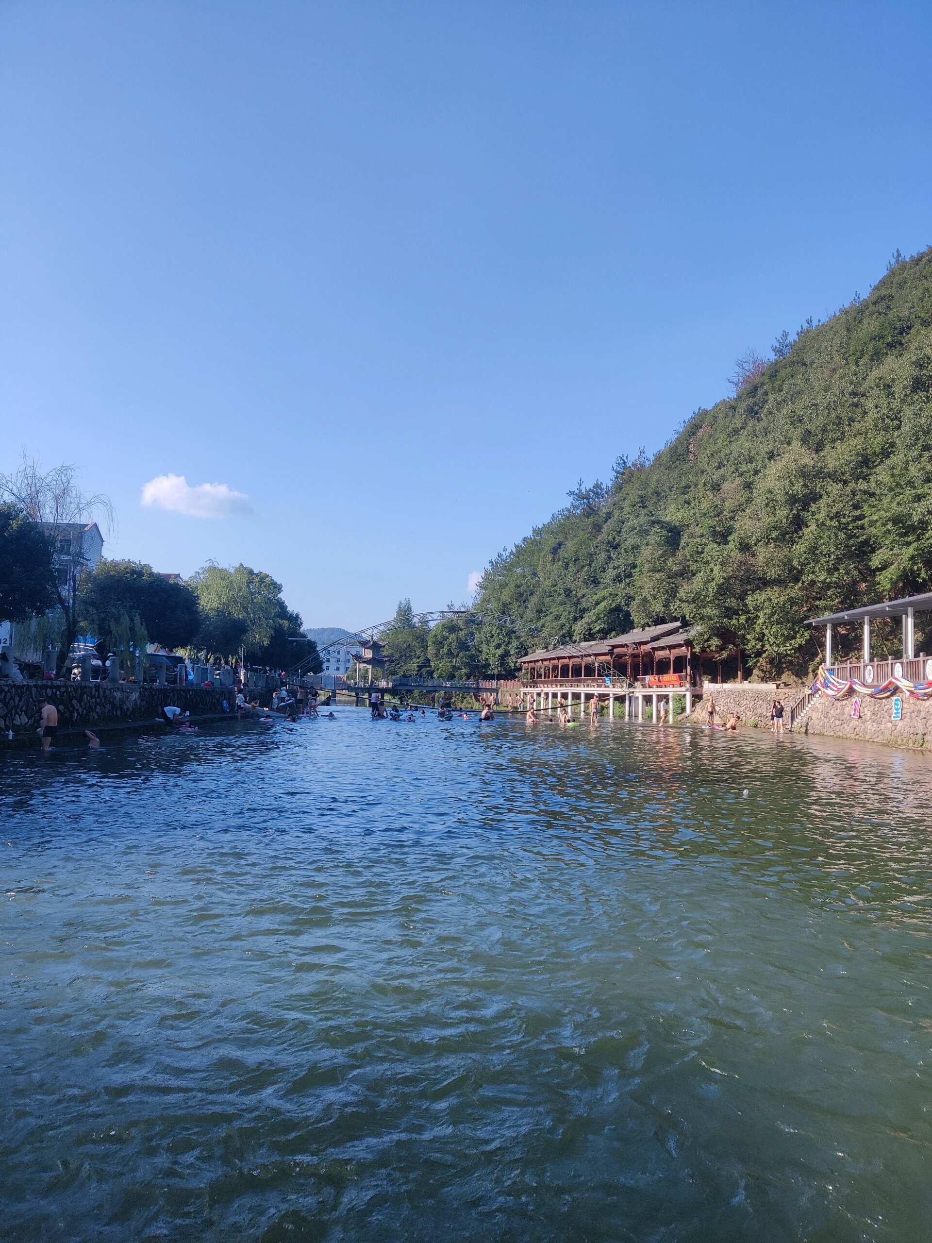 磐安游泳|冷水镇的天然浴场,清凉一夏 地址:磐安县冷水镇虬(球读音)里