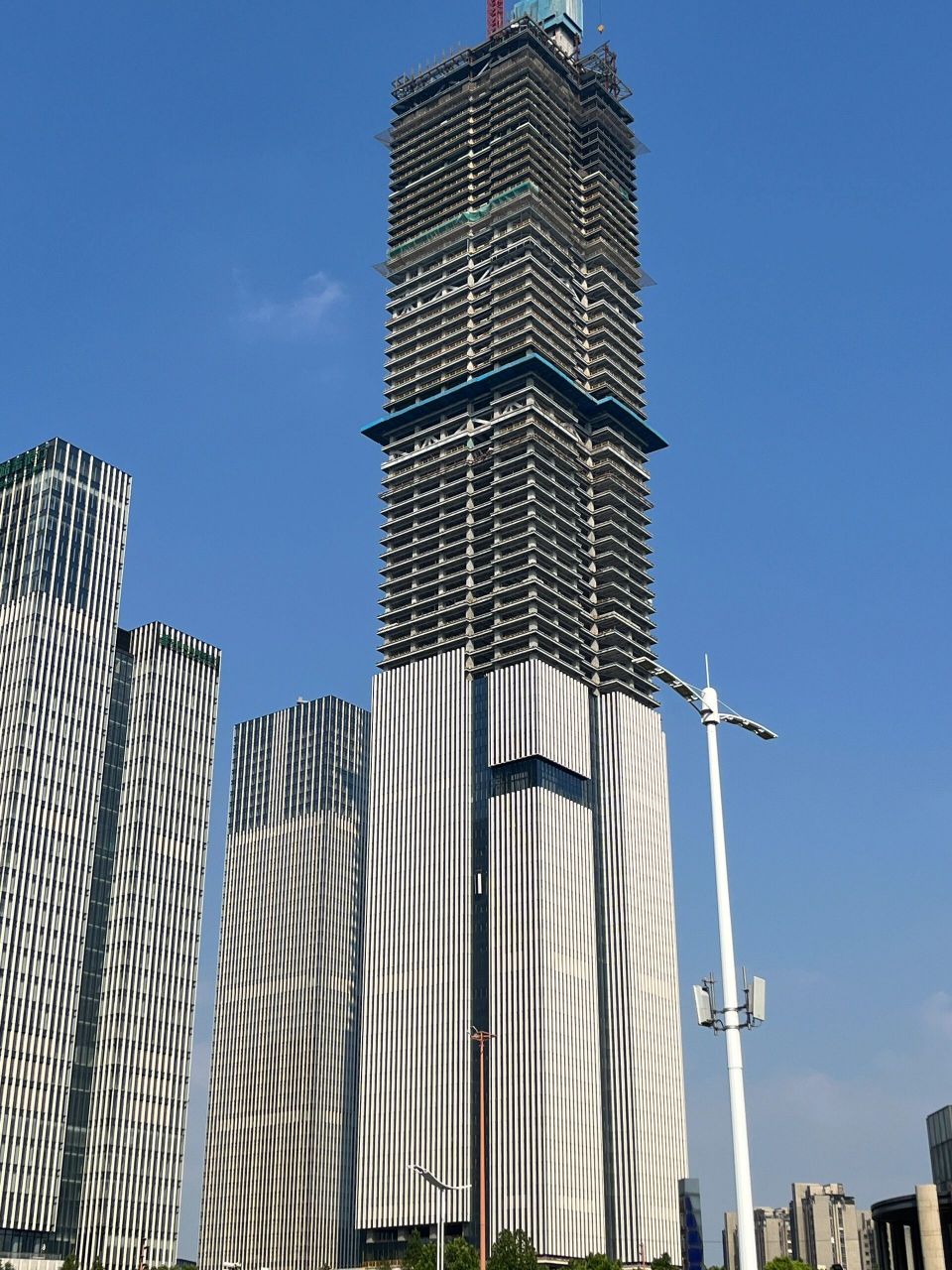 完工在即,南京河西金融城二期即将完工 工期从300天缩短至220天.