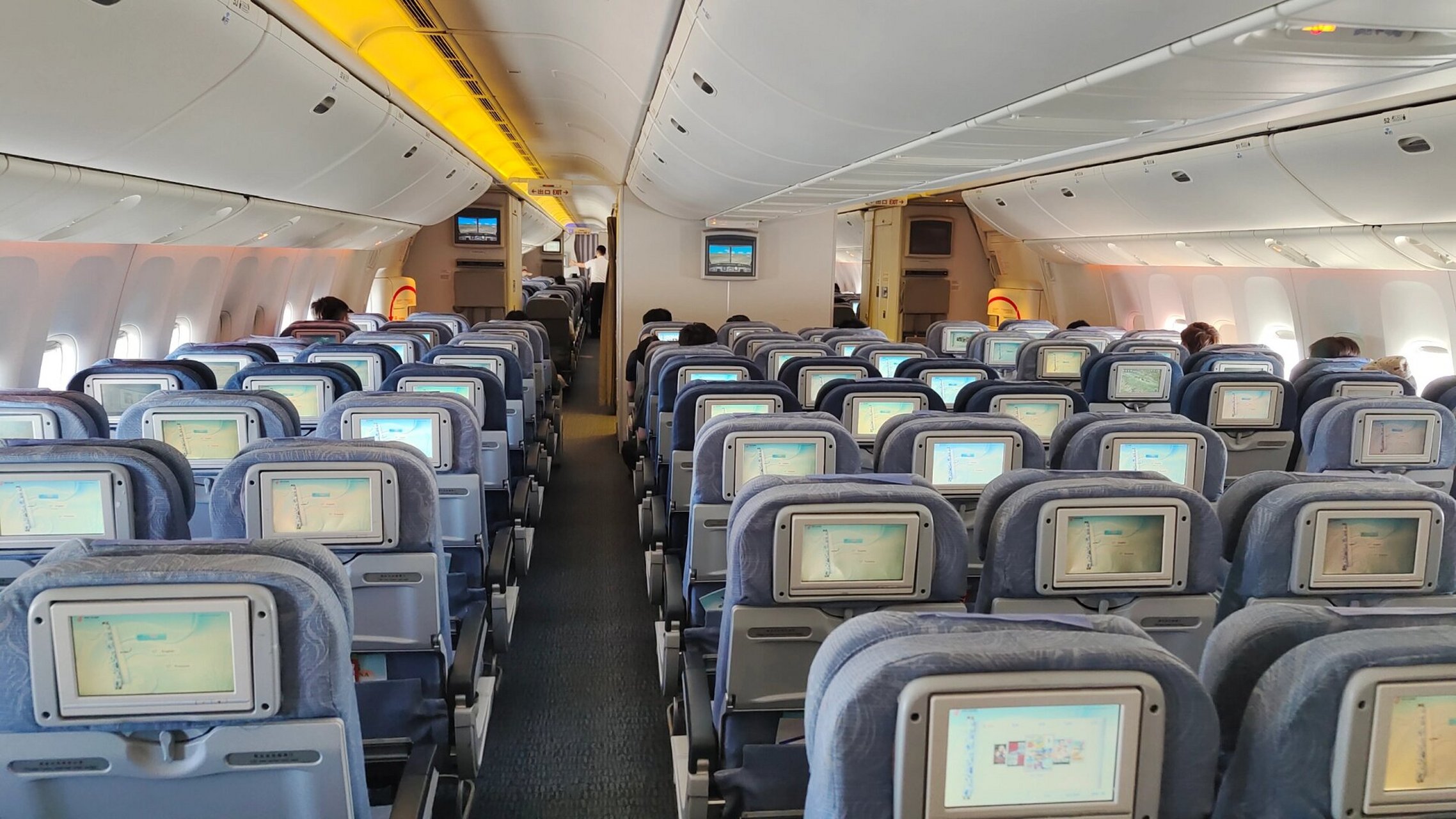  国航波音777-300er经济舱初体验> 航班号:ca1517,北京首都t3-上海