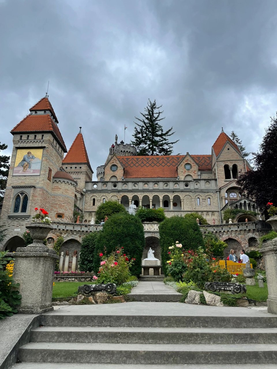 匈牙利bory城堡 塞克什白堡 距离首都布达佩斯不远的bory城堡是一位