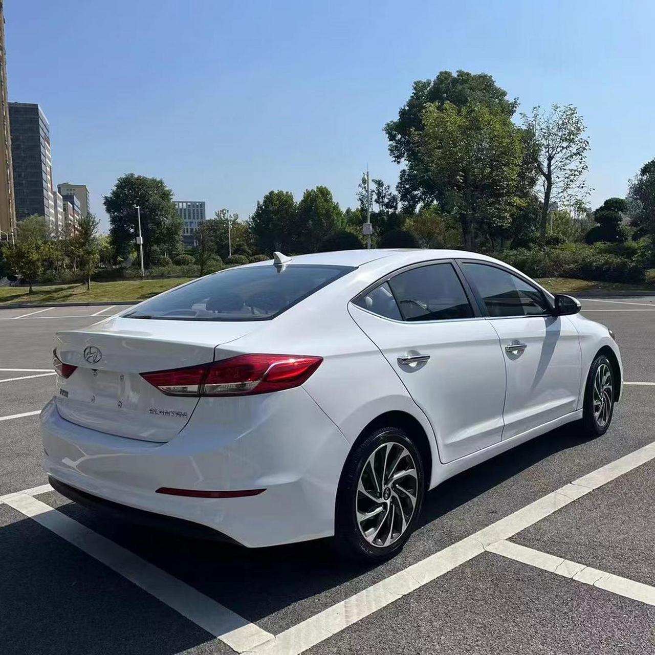 2020年2月上牌1.5l自动挡现代伊兰特,cvt模拟变速箱,目前安全行驶5.