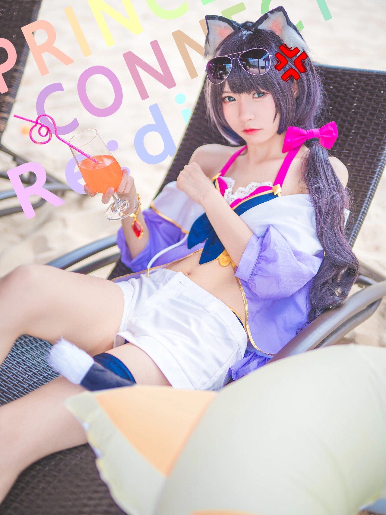 来看看清凉的泳装吧～ 这套cos服是uwowo家的凯露水着,泳衣面料可