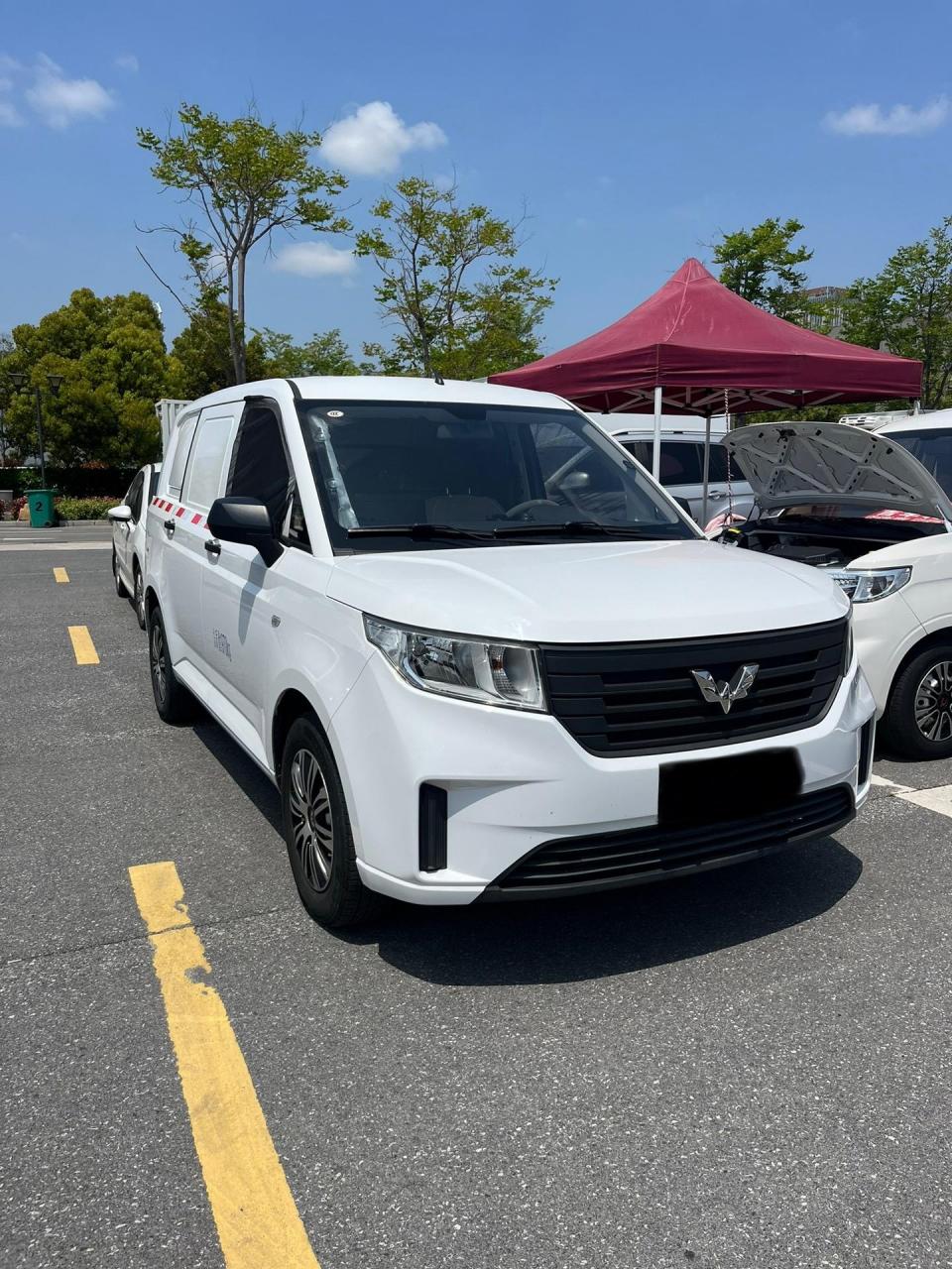 刚到一台20年11月份上牌的五菱宏光plus,面包小货车,1.