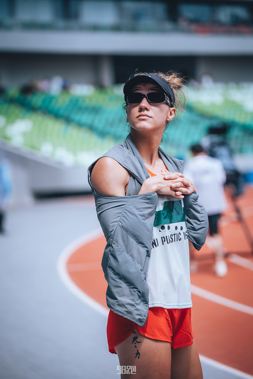高温作战 郑妮娜力的降温妙招  #98跑陪你聊跑步
