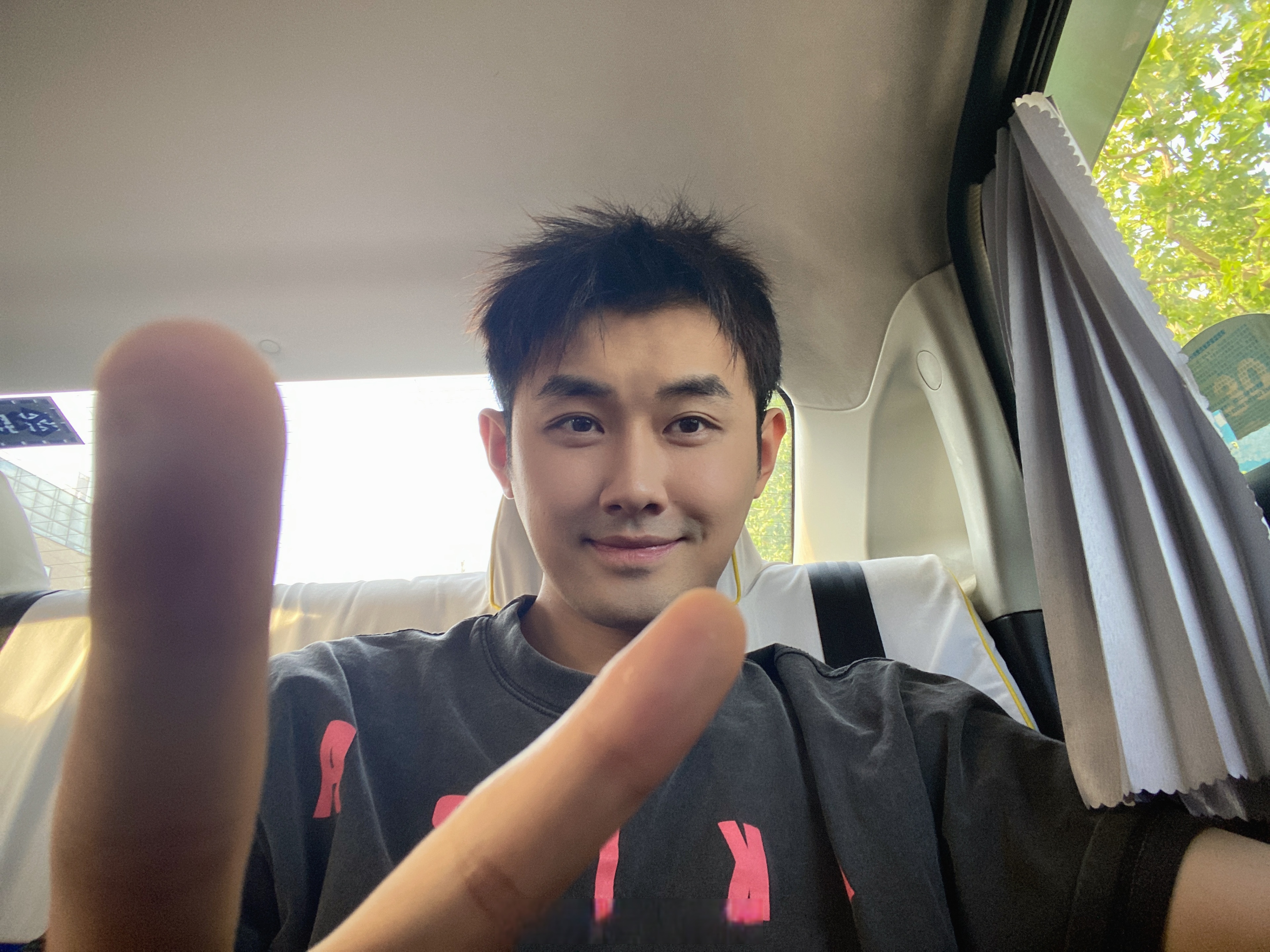 出现一下陆宇鹏超话