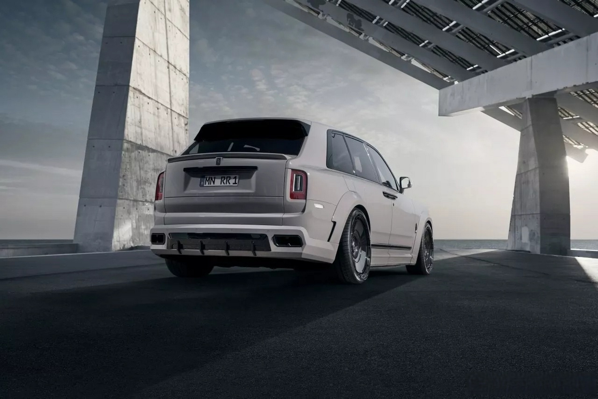 novitec改装的劳斯莱斯库里南,宽体套件 106马力的增加,库里南变的更