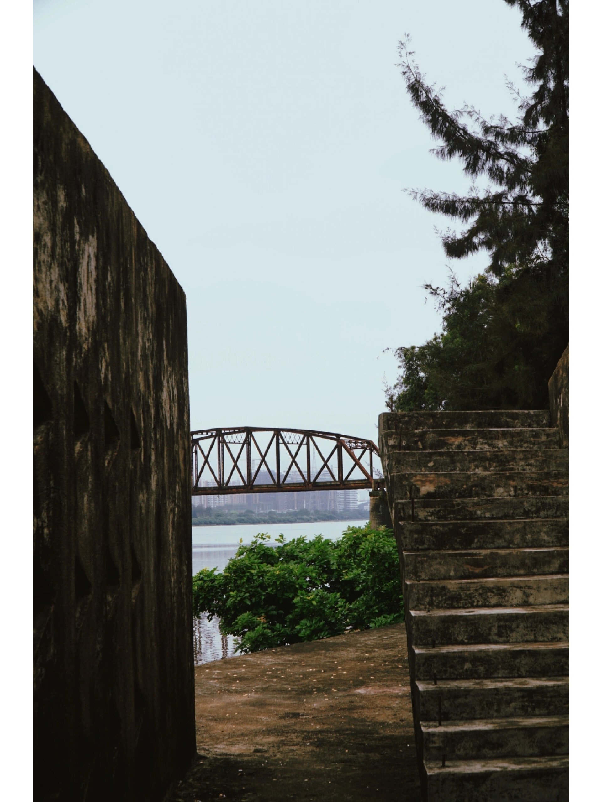 海口南渡江铁桥 探索历史的足迹 海南的第一座大桥"南渡江铁桥"由抗日