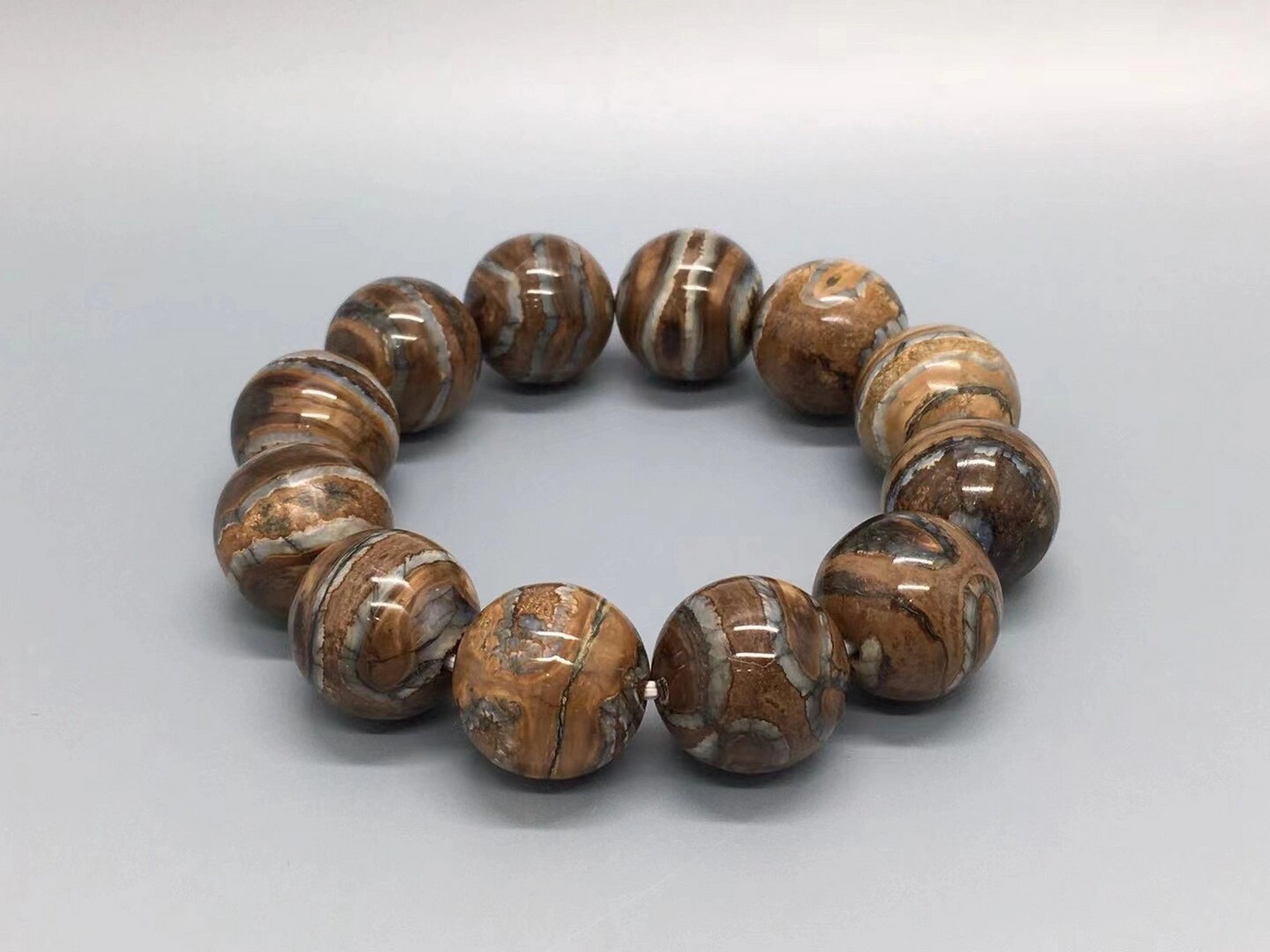 臼齿手串猛犸象牙顶级20mm臼齿手串,采用鹤天工艺,材料要求高,新颖