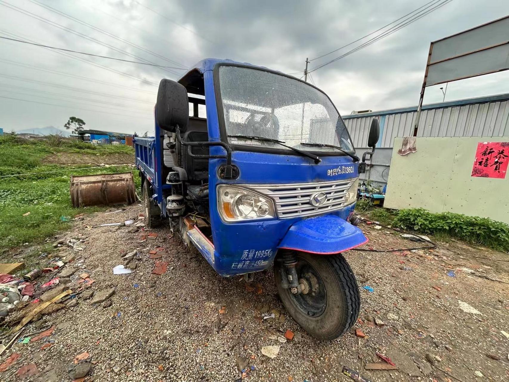 一台时风单缸柴油断汽刹,28匹19年12月的三轮车,车况精品健康车厢尺寸