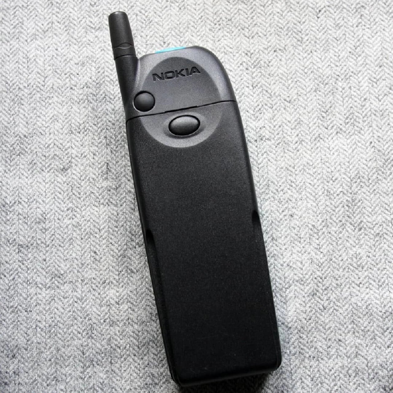 诺基亚5110～1998年上市 诺基亚5110 第一款内置贪食蛇游戏的手机