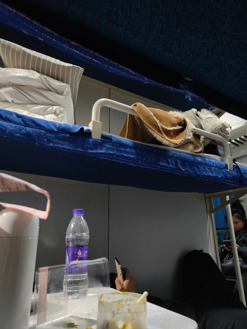 一些坐卧铺的经验 卧铺选座 中铺和下铺都行 上铺有点难爬 不方便