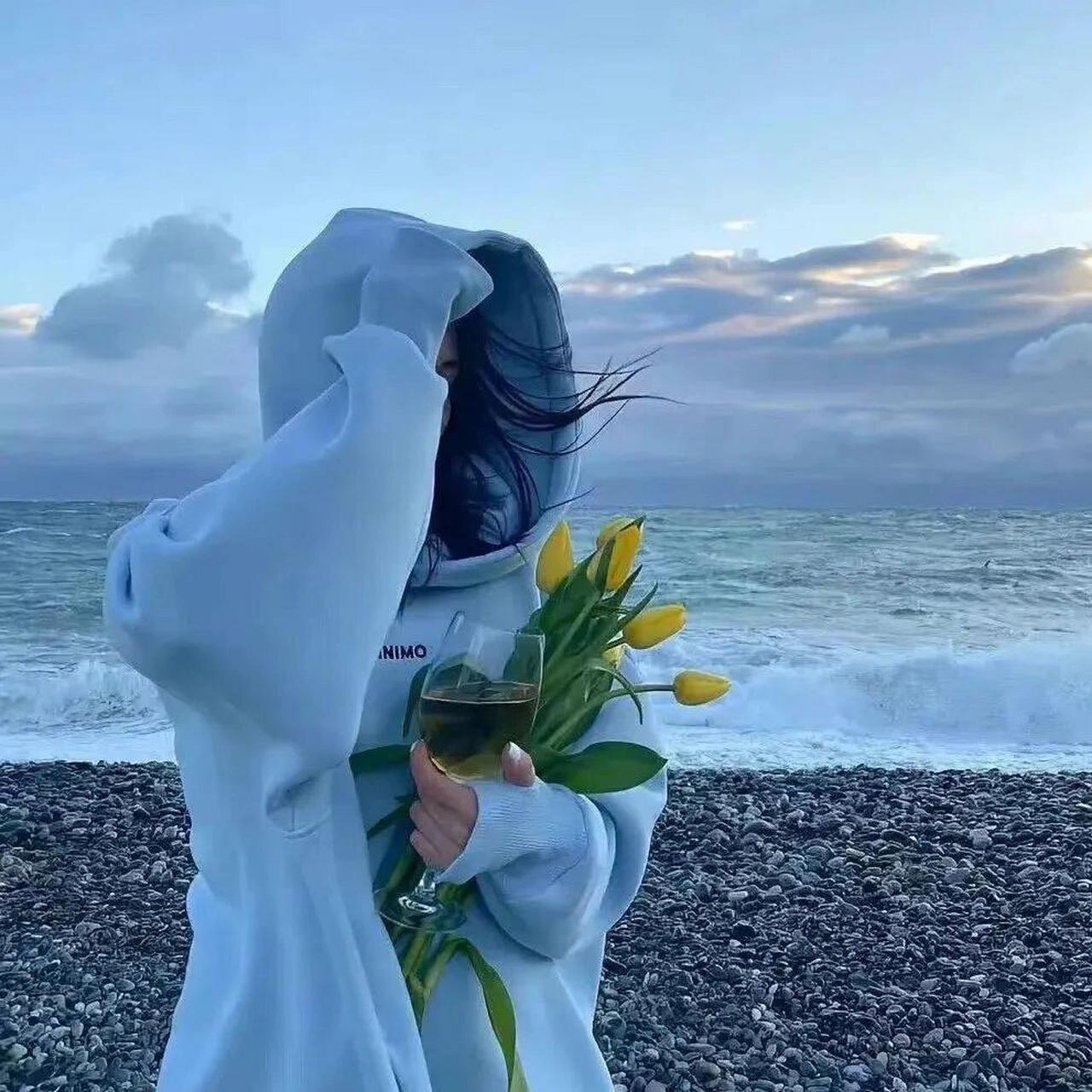 酷飒背影女生头像 美美哒的头像图片