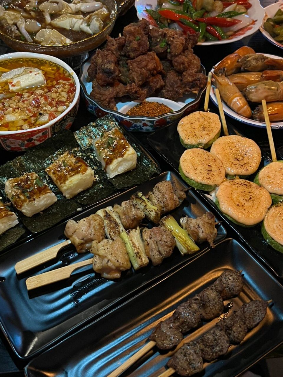 它在杭州真的没有对手…… 这家小酒馆我真的好爱! 氛围超好!