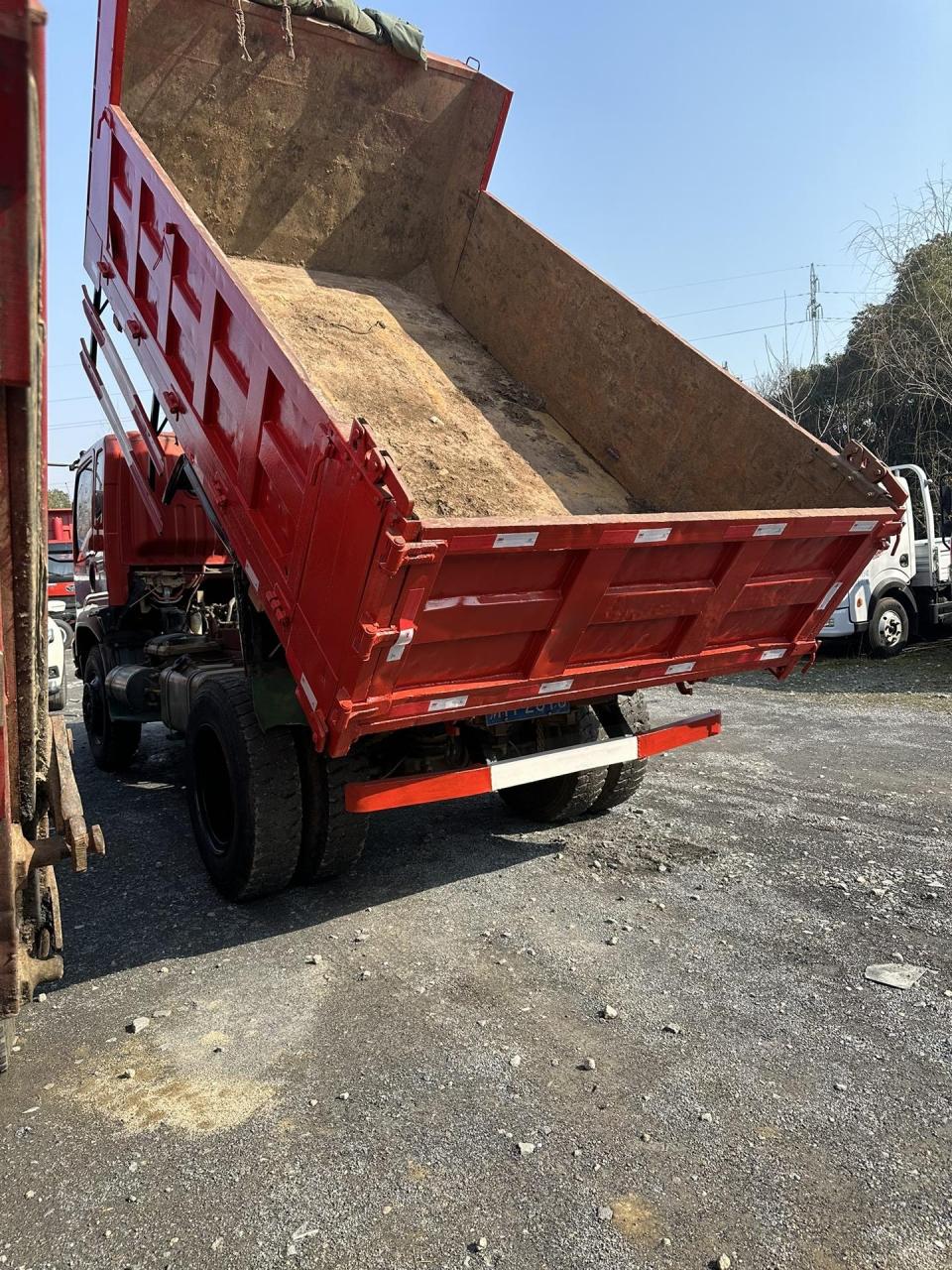 蓝牌4米王牌自卸车.2016年6月王牌4108国四130动力,8档153底盘