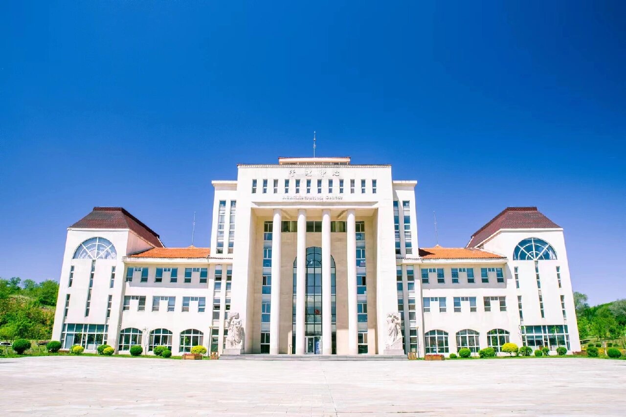 欢迎来到辽宁何氏医学院   来看一下我们何氏的风景吧93