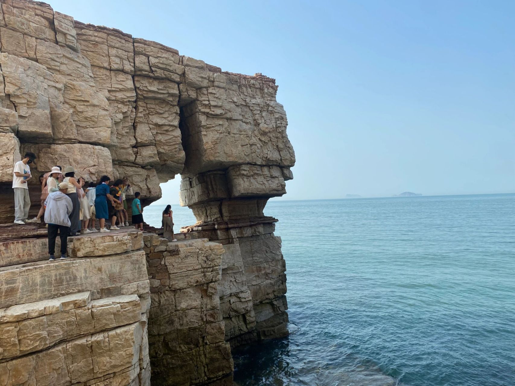 头一天去长岛玩感觉不错,第二天坐70分钟的船来大黑山岛,但实际涕验