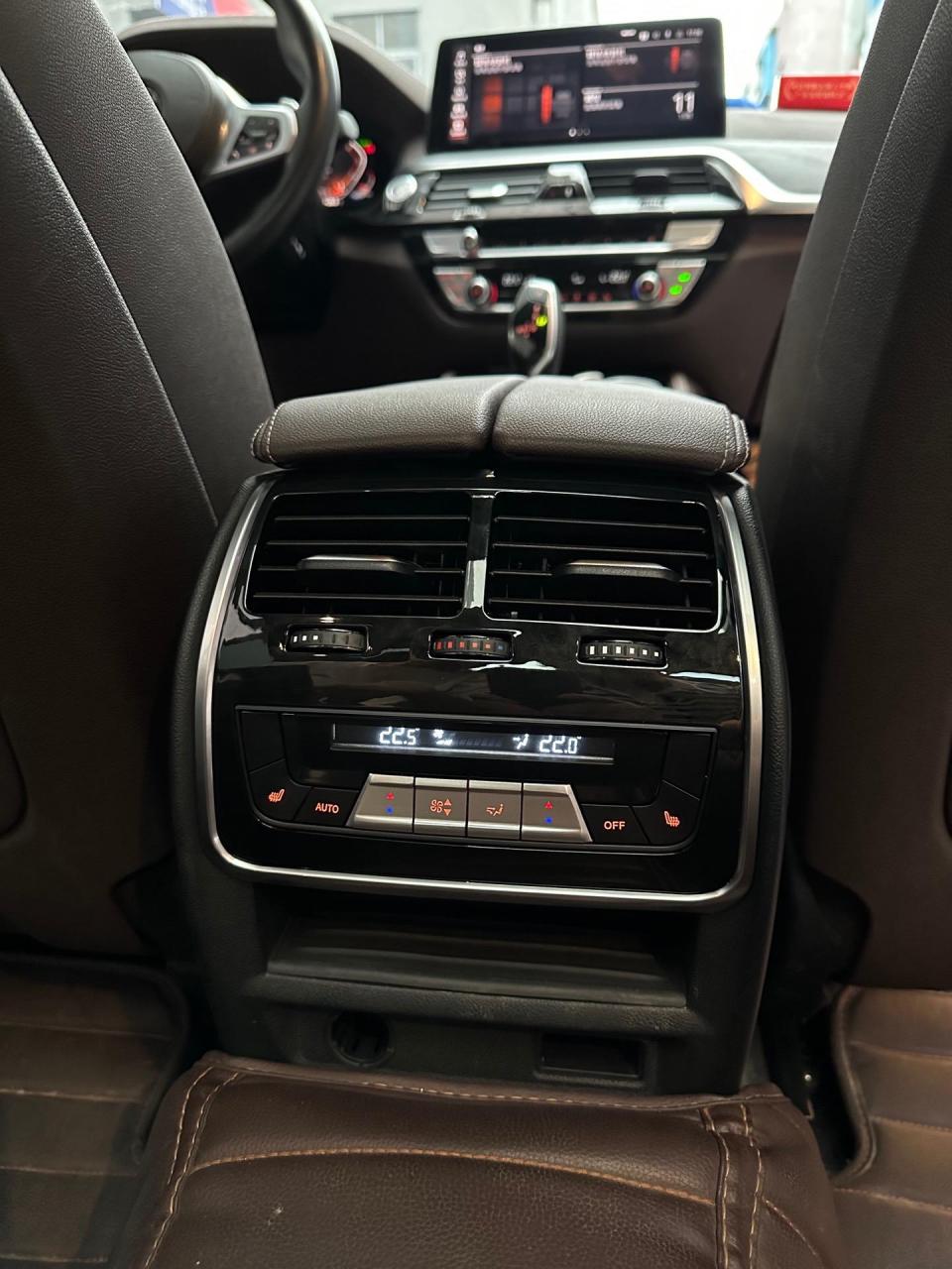 宝马5系后排空调控制面板显示屏,低配车升级宝马x5高配同款空调控制