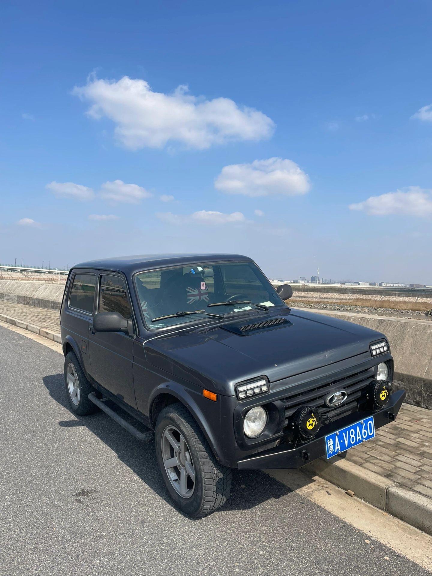 拉达尼瓦出售 拉达尼瓦 18年进口 56000公里 公里数缓慢增加 原版原漆