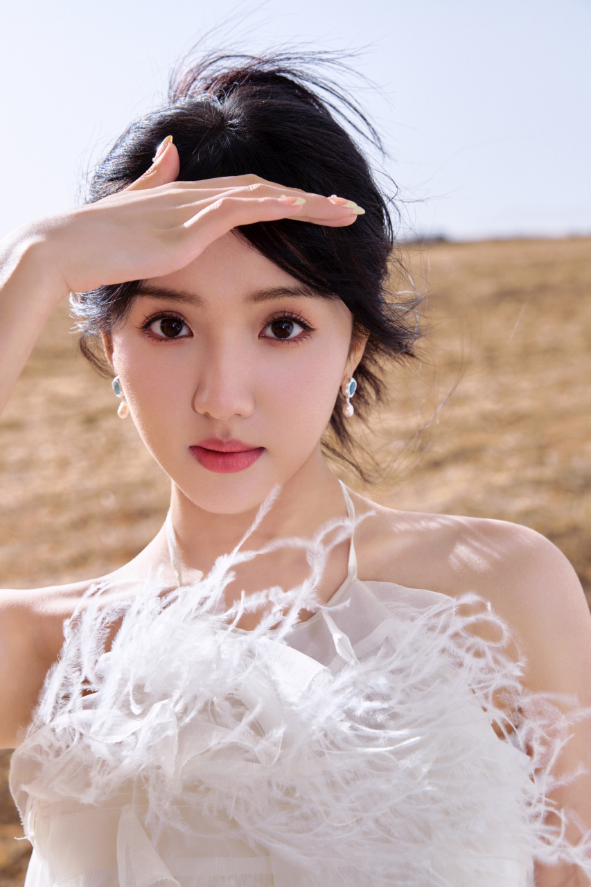 苏晓彤,黑白穿搭生日写真大赏