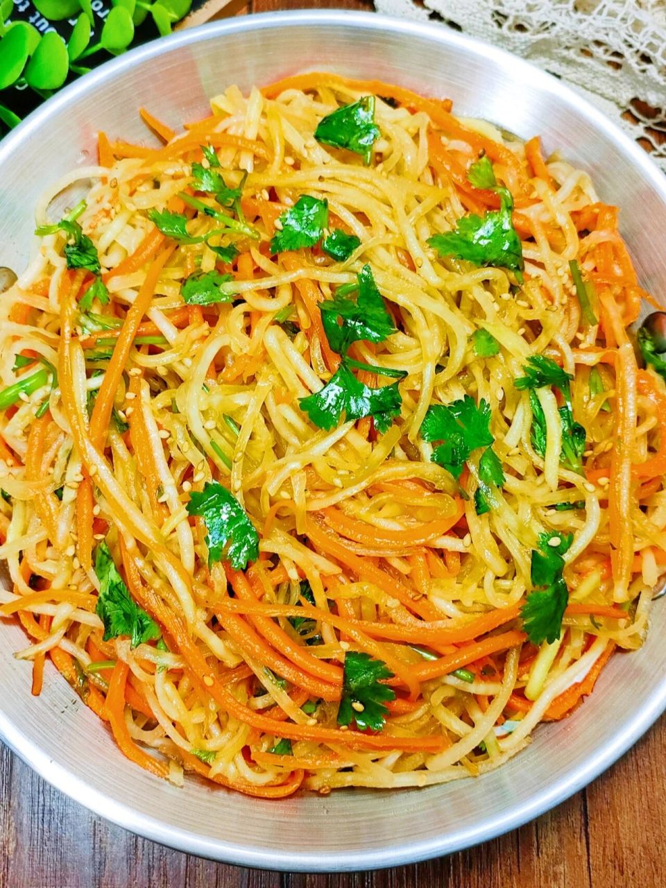 苤蓝的不开火超好吃做法6015 73苤蓝,又称撇了疙瘩,凉拌超好吃