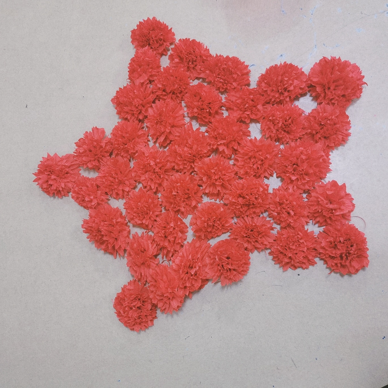皱纹纸红花的制作方法图片