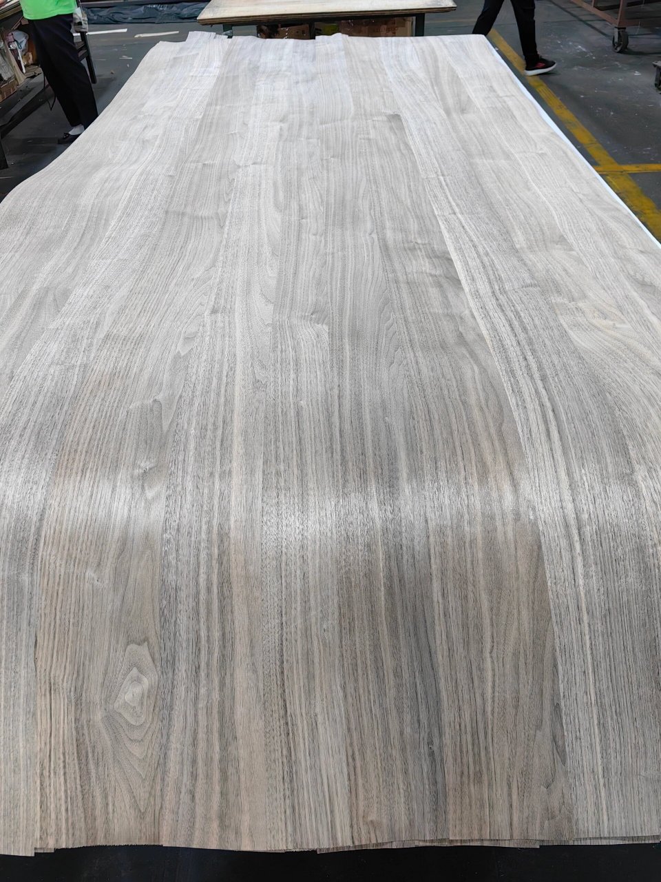 百看不厌的黑胡桃实木拼木皮 黑胡桃半山纹直纹实木乱拼效果极好,永恒