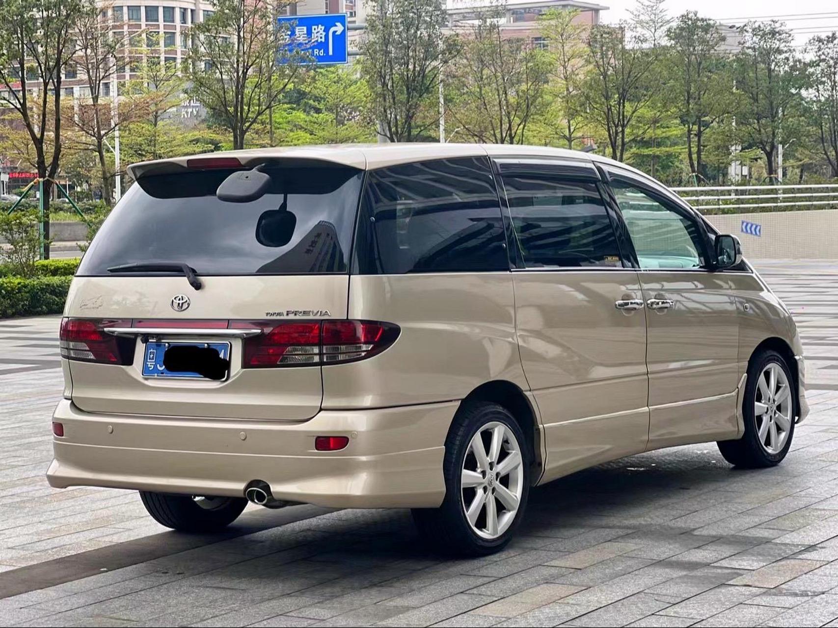拿下04年港版丰田大霸王,自波2.4豪华版,7座商务车,双电动门,极品车况