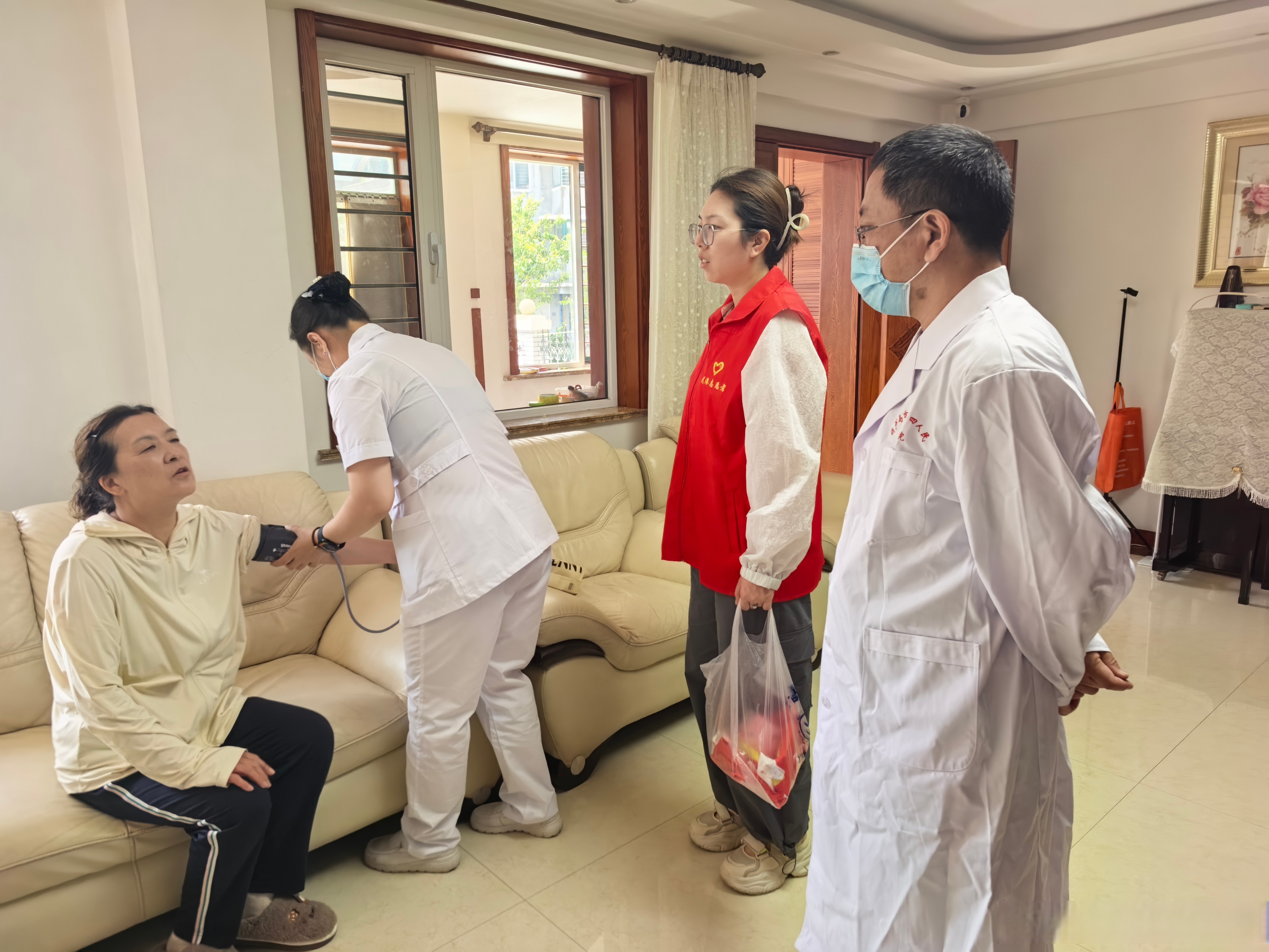 包含北京積水潭醫院、護士全程協助陪同代幫掛號,服務好速度快的詞條 包含北京積水潭醫院、護士全程協助陪同代幫掛號,服務好速度快的詞條