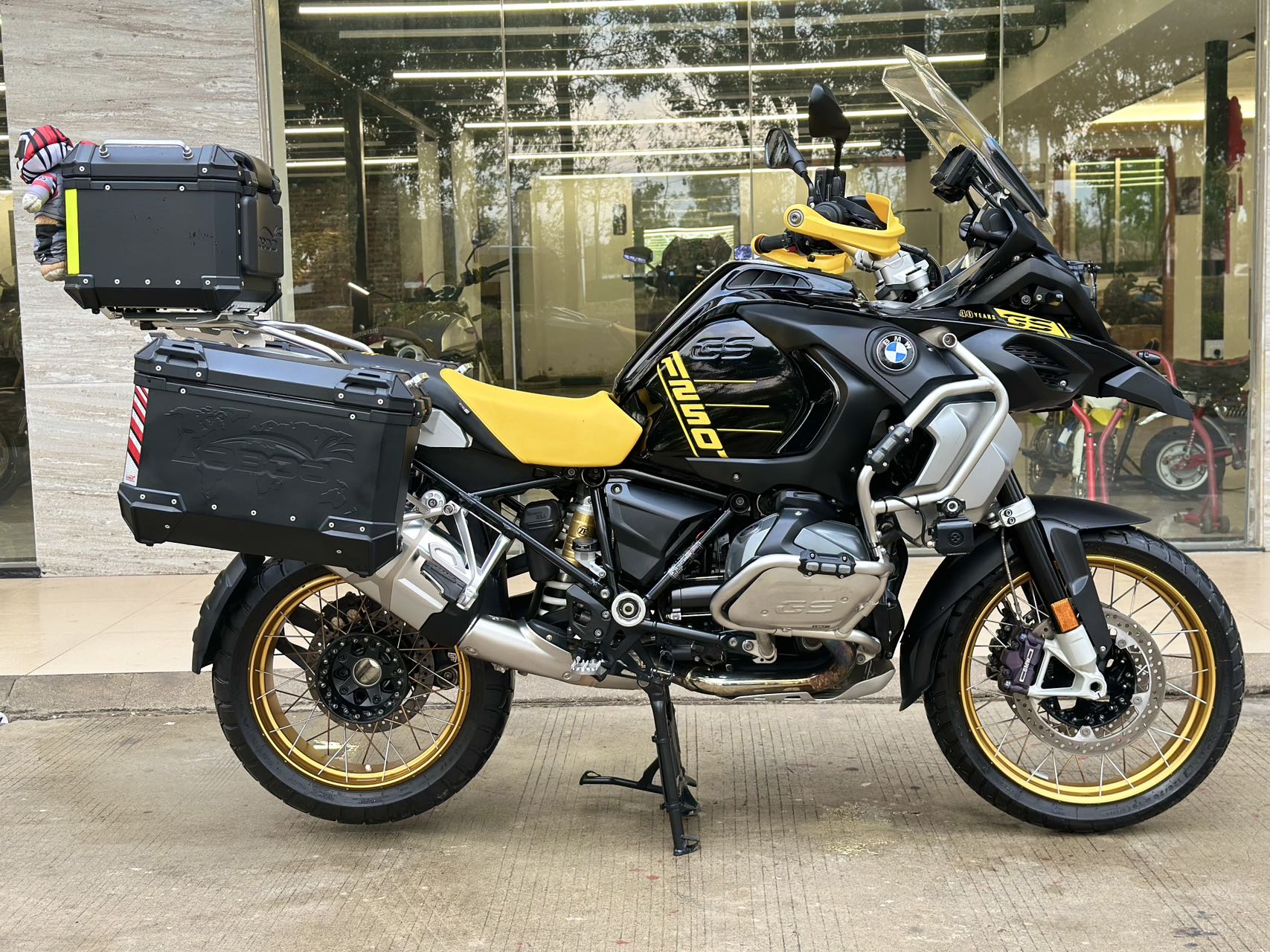 2022年大贸宝马r1250gs adv 40周年纪念版,二手户12900公里完美车况