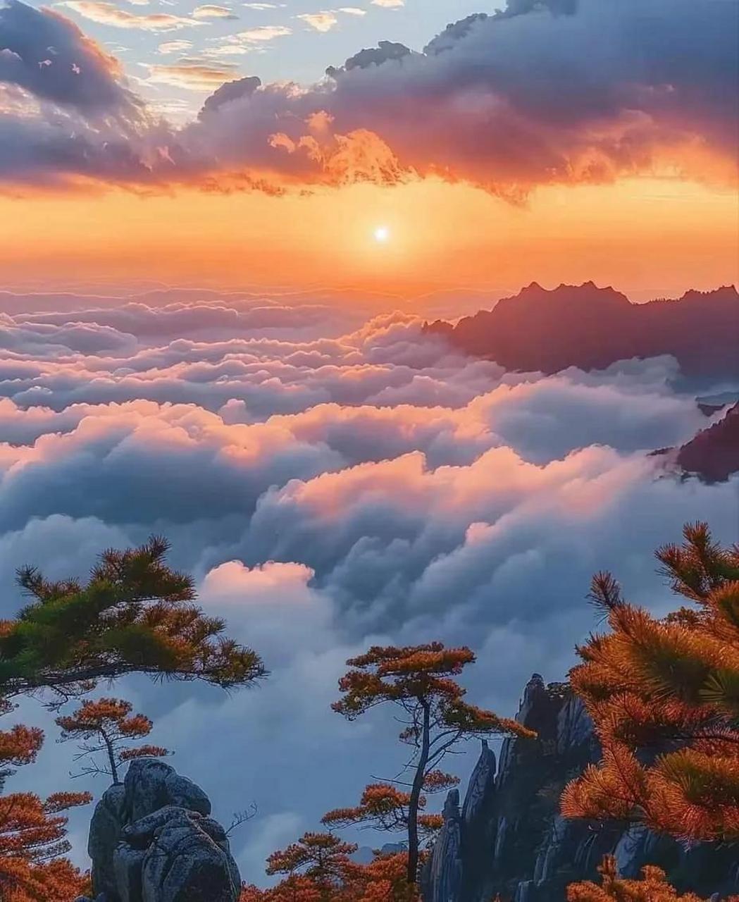 云海日出,霞光万丈. 秀丽奇观