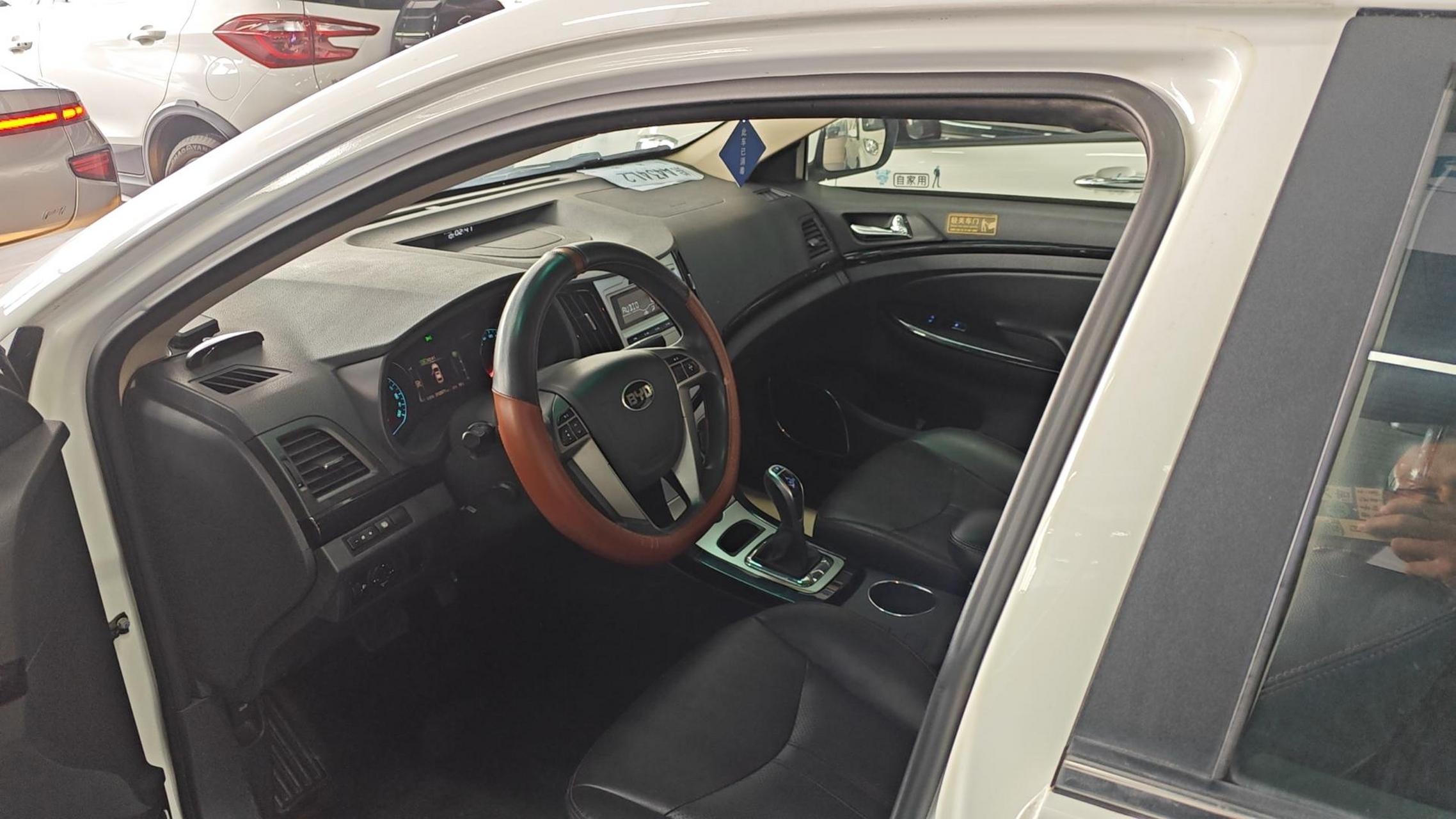 新能源纯电动车比亚迪e5  450智联畅享型,三元锂电池,高续航四百多