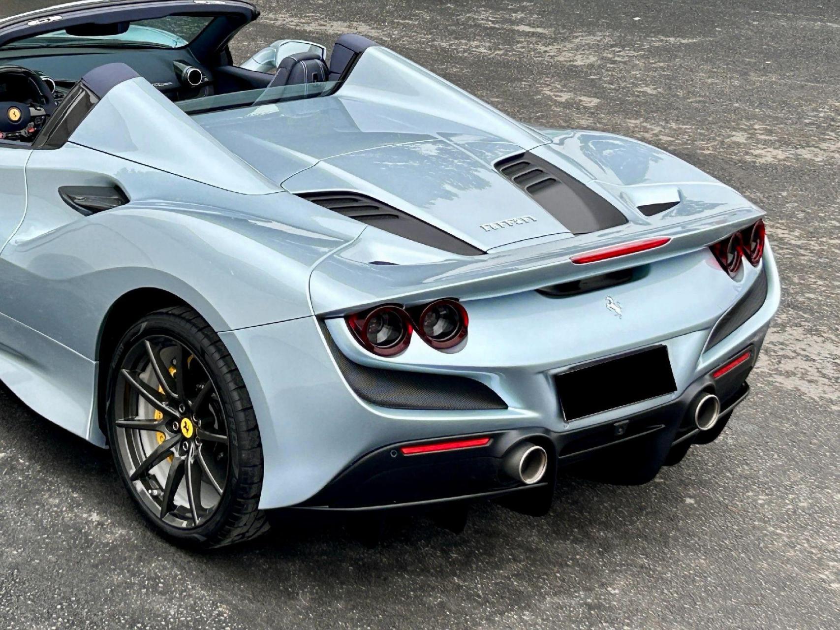 法拉利f8 spider 24年90公里.