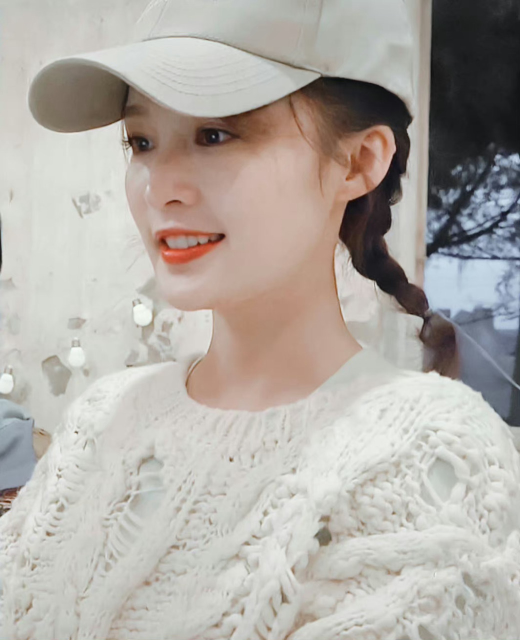 李沁#治愈系笑容,一张初恋脸,有颜值有实力.