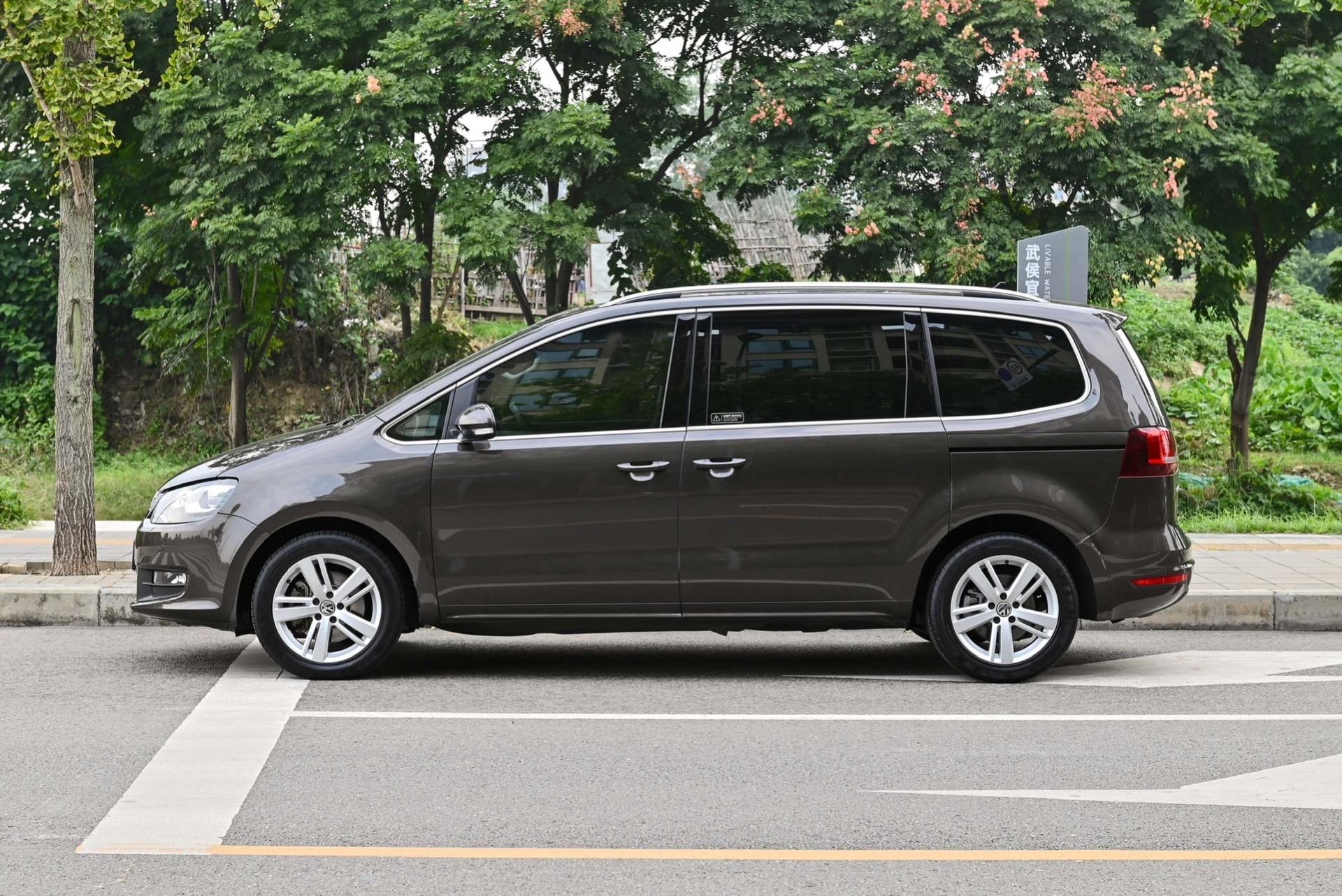 车型:大众 夏朗 2018款380tsi舒享型 7座 上牌:2018年3月 表显里程