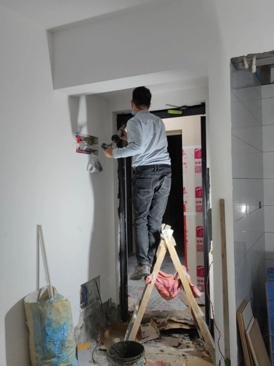 7215入户门千万不要自己灌浆!