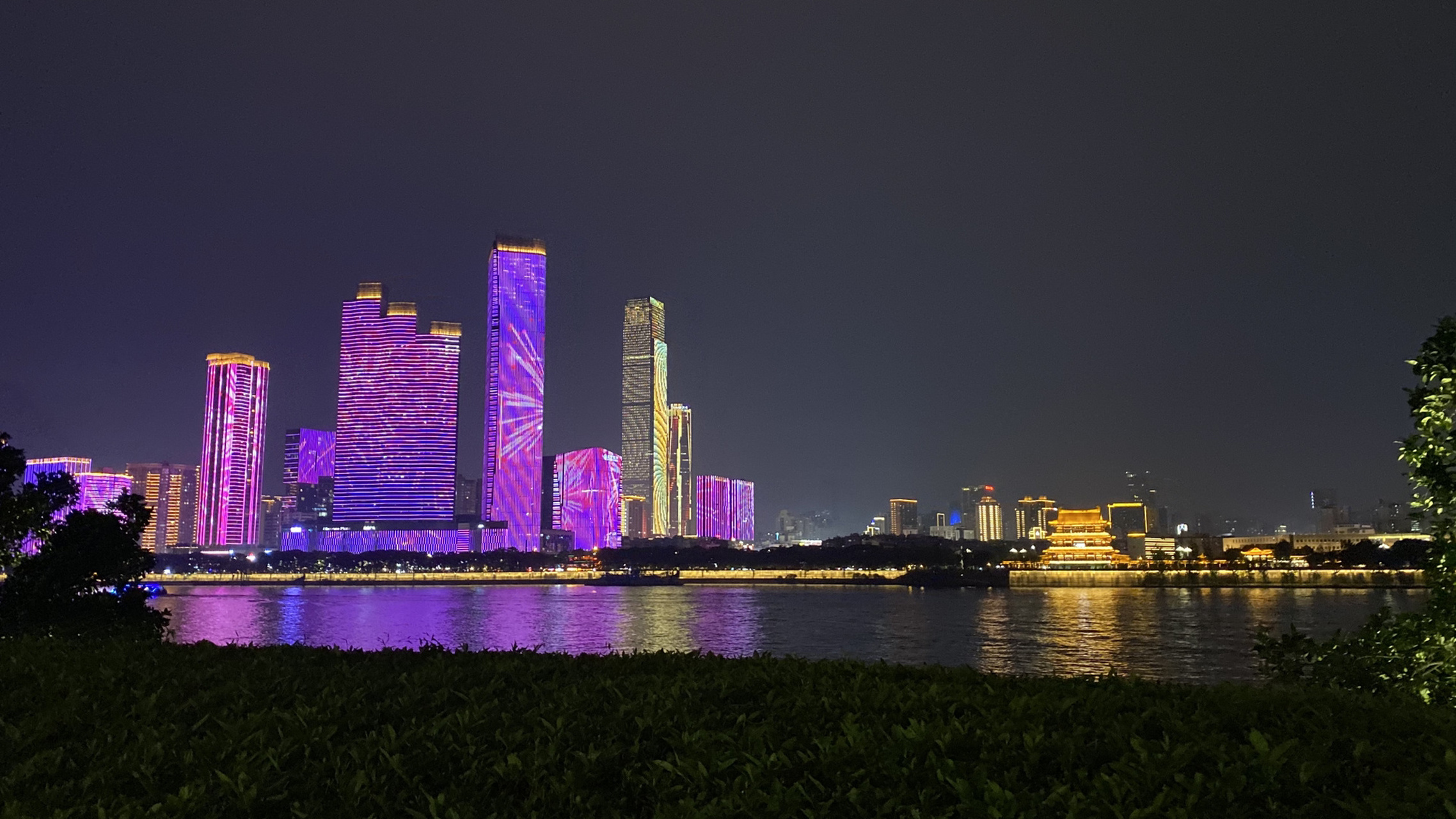 橘子洲头欢乐跑 来长沙出差,参加工程机械展会 展会结束直接坐地铁到