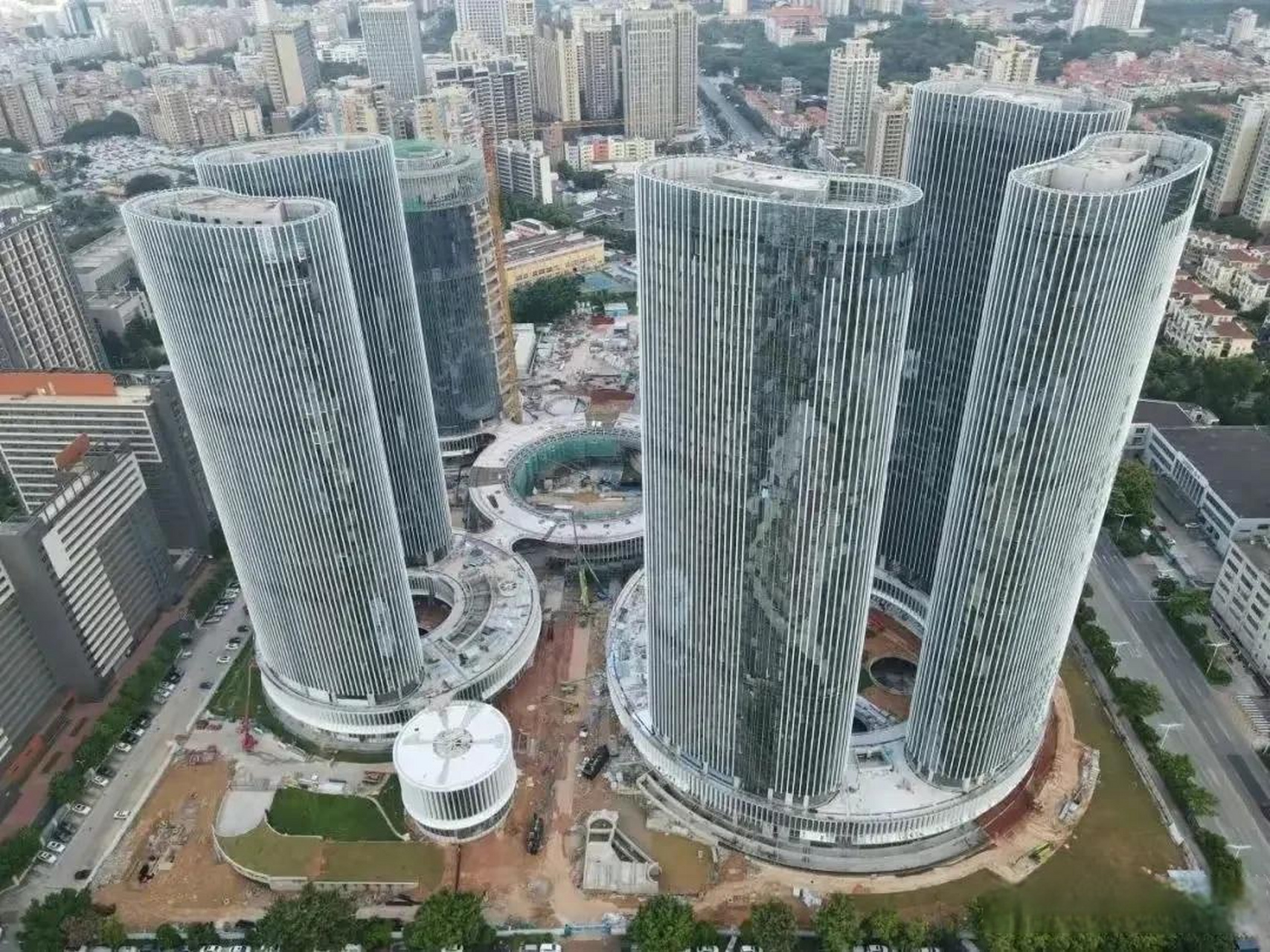 聊湾认为,主要是因为千年商都广州在抢注"南方"品