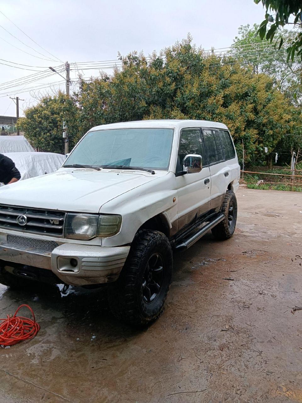 五保户06年帕杰罗v33  改装三把差速锁 底盘升高 越野轮胎 机头波箱