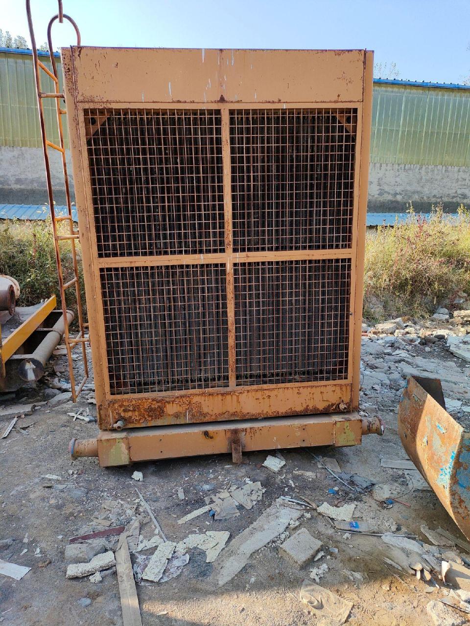 出售:济柴12v190柴油机1000系列