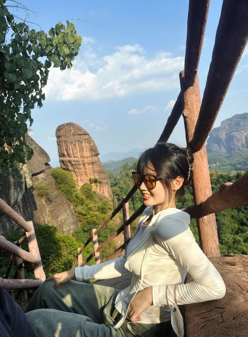 99这里是「韶关市丹霞山景区的阳元山」 	 阳元山位于广东省韶关市