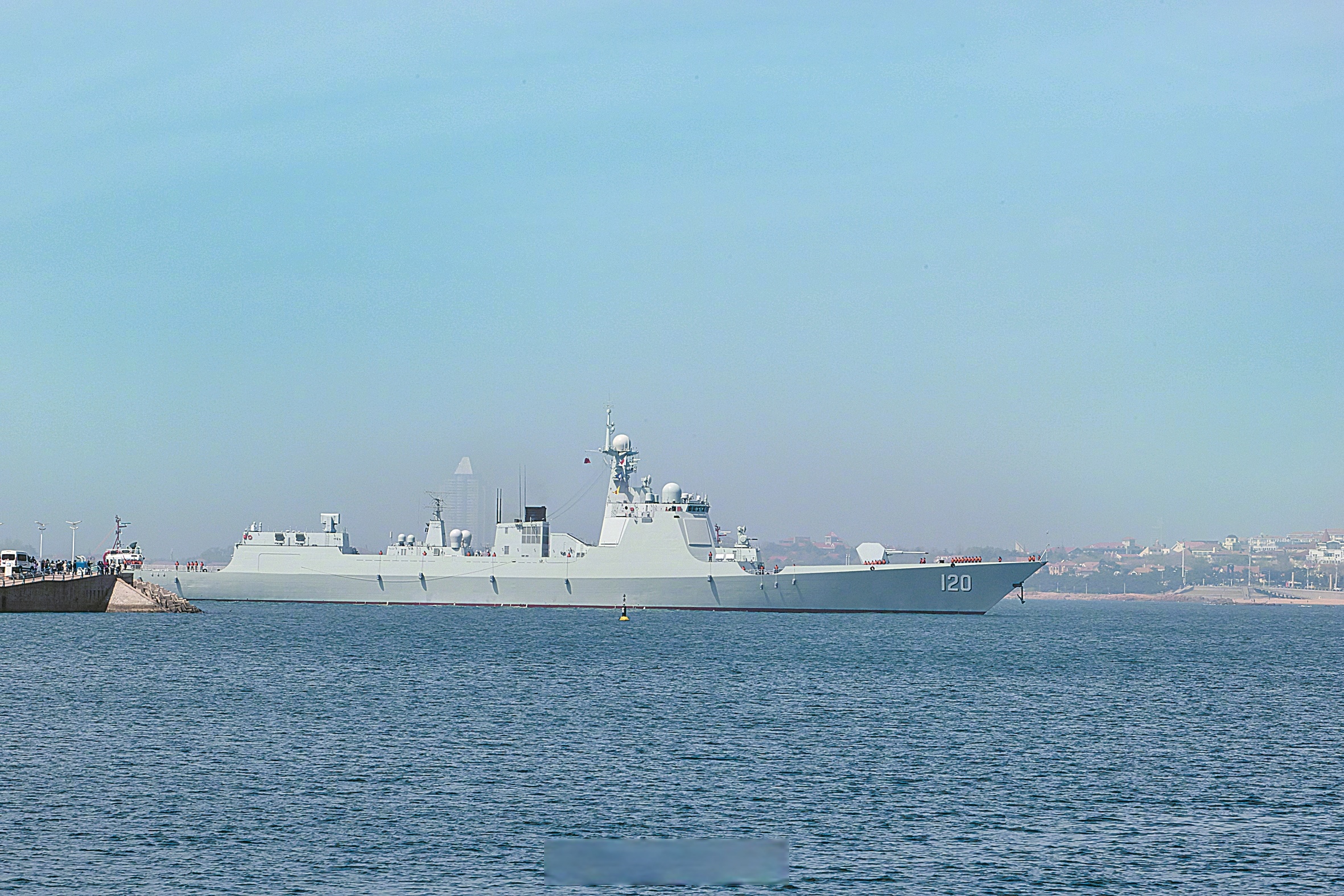 成都舰,舷号120,是我国自主设计建造的052d型导弹驱逐舰,2019年入列