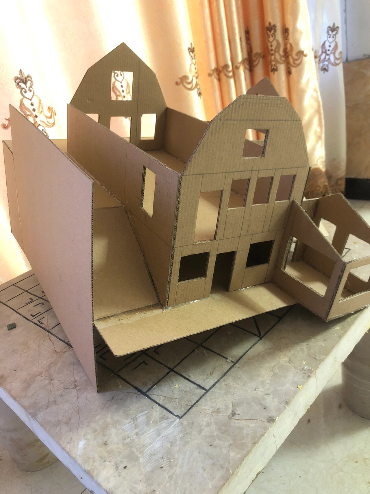 废弃纸板手工制作宫崎骏地球屋模型教程