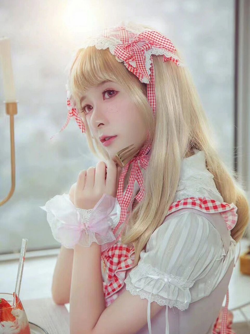 于主流时尚虽然小众,但活跃在娱乐圈中的女明星们其实也有很多lo娘