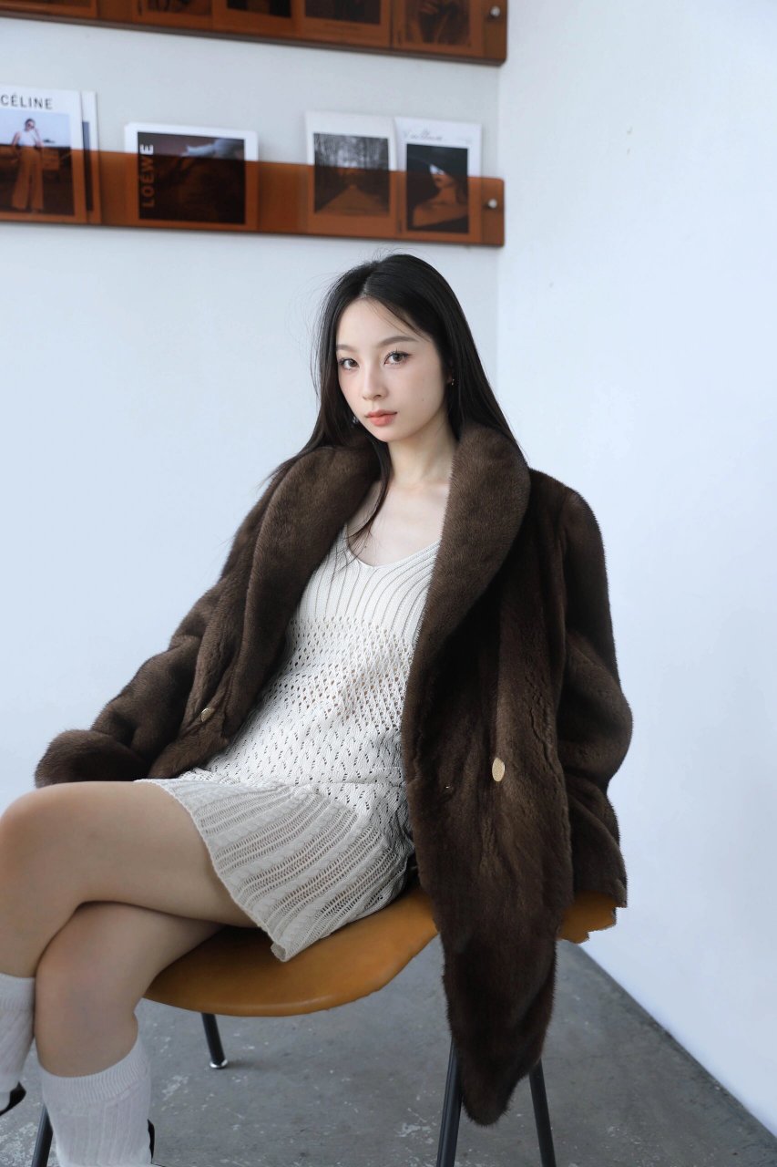 中古款咖啡色水貂大衣喜欢哪个