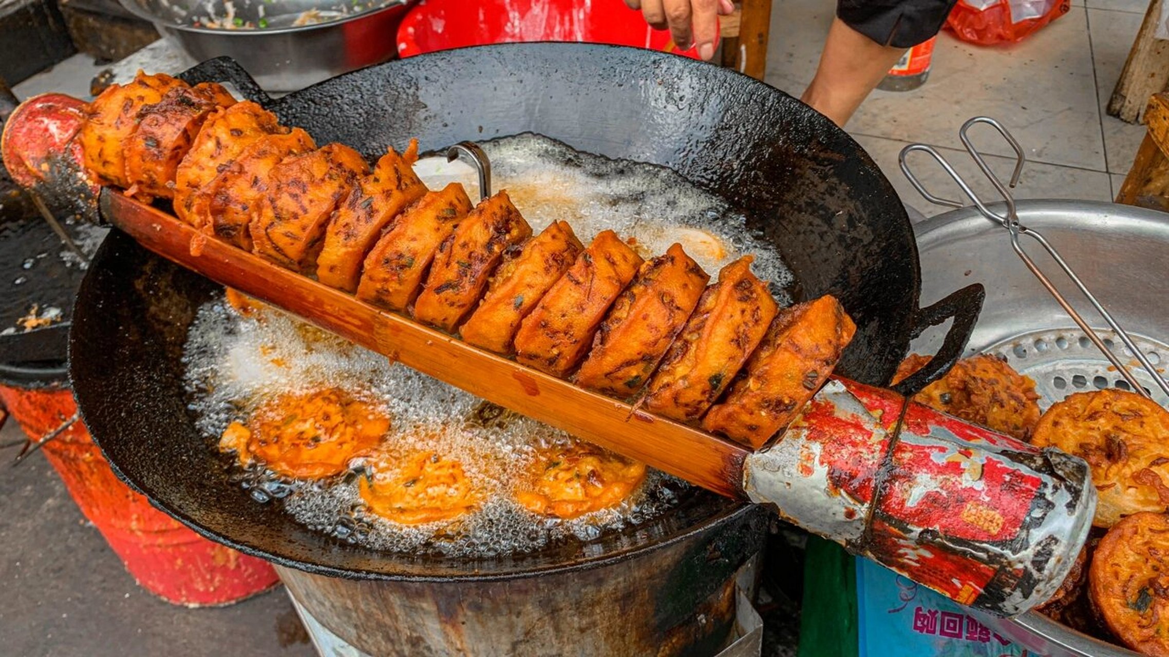 来自江西上饶的灯盏粿,铅山烫粉,韭菜饼…… 说到江西,大家应该会想到