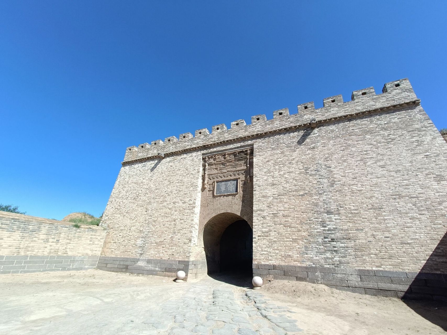 游览景点,长城一号旅游公路,得胜堡,月华池,八台教堂,箭楼,摩天岭