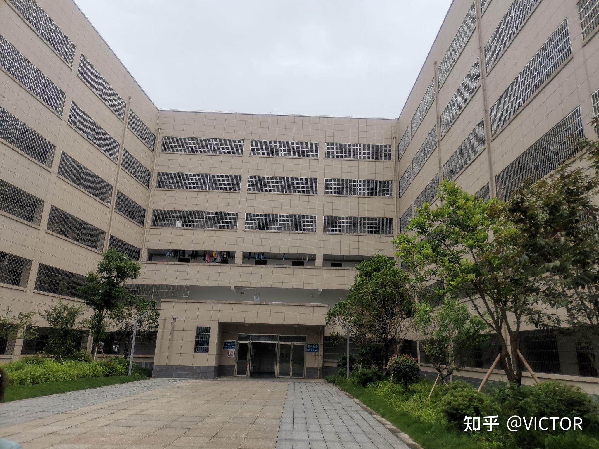 关于在湘潭垣鑫华鑫高级中学读书的感受
