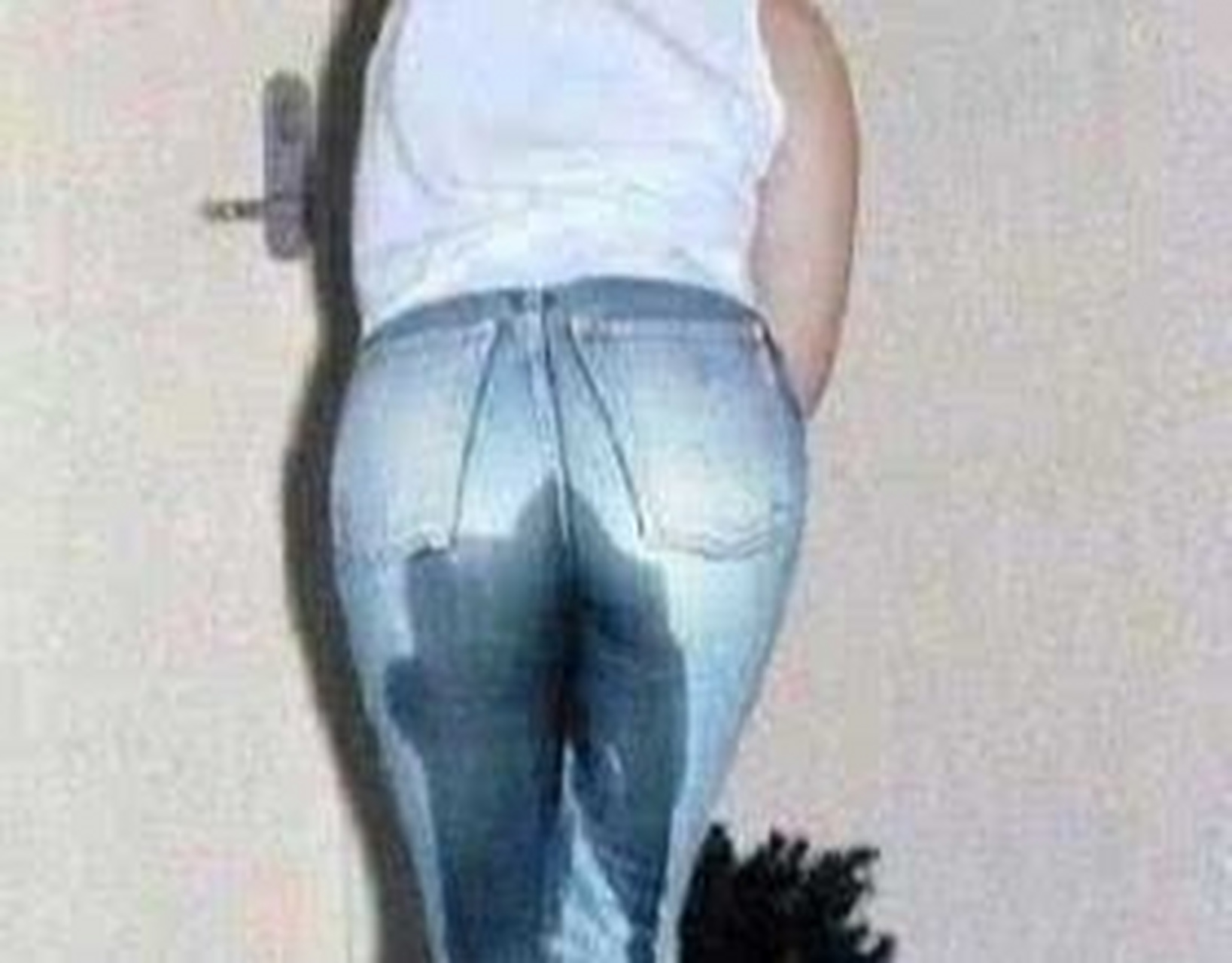 女性漏尿的原因 早安心语 女人一打喷嚏就"漏尿",可能身体某处器 官在